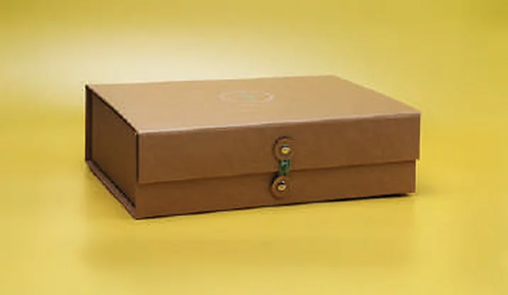 Kraft flat-pack gift box